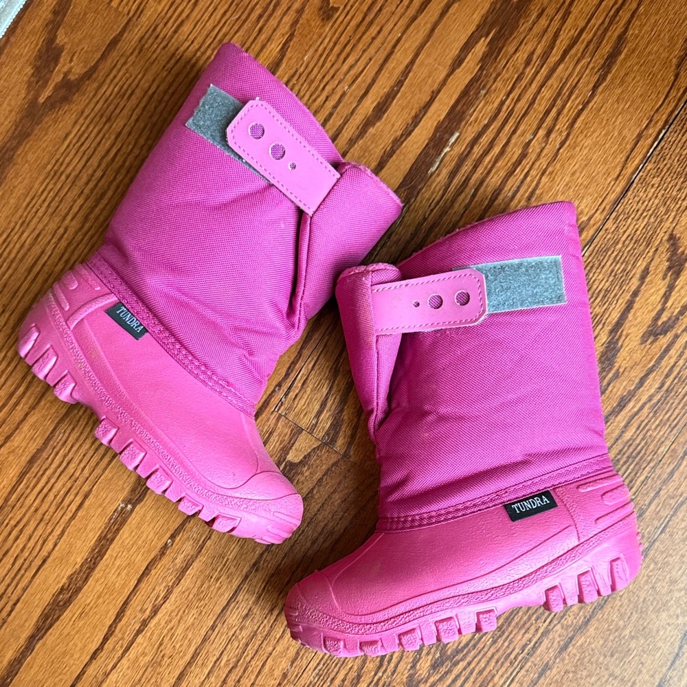 Tundra Fuchsia Snow Boots